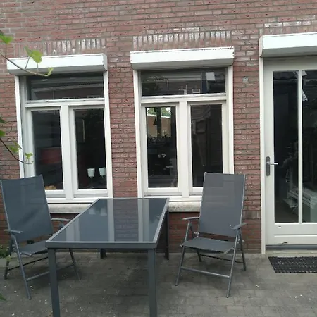 Homestay Etage Met Slaap, En Badkamer Sommelsdijk