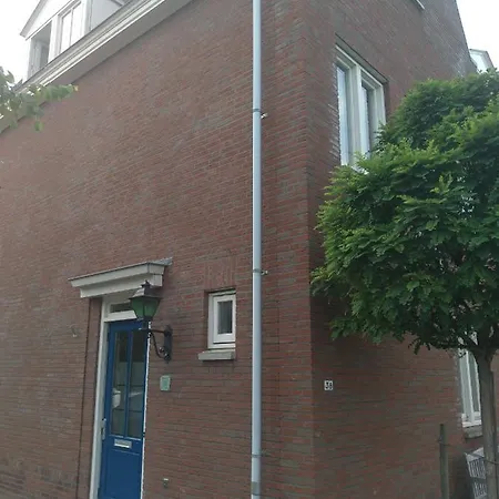 Privat bolig Etage Met Slaap, En Badkamer *