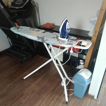 Homestay Etage Met Slaap, En Badkamer *