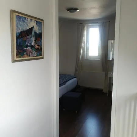 Privat bolig Etage Met Slaap, En Badkamer