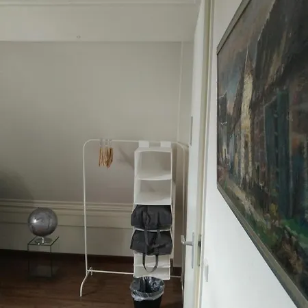 Etage Met Slaap, En Badkamer ホームステイ